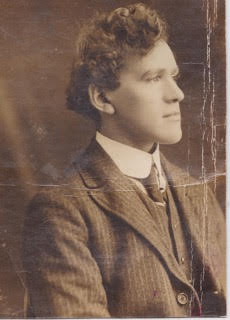 Goldstein pic 3 Morris Goldstein in 1909,aged 17.jpg